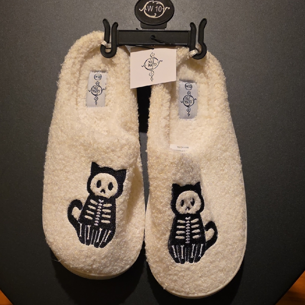 Cozy White Cat Skeleton Slippers